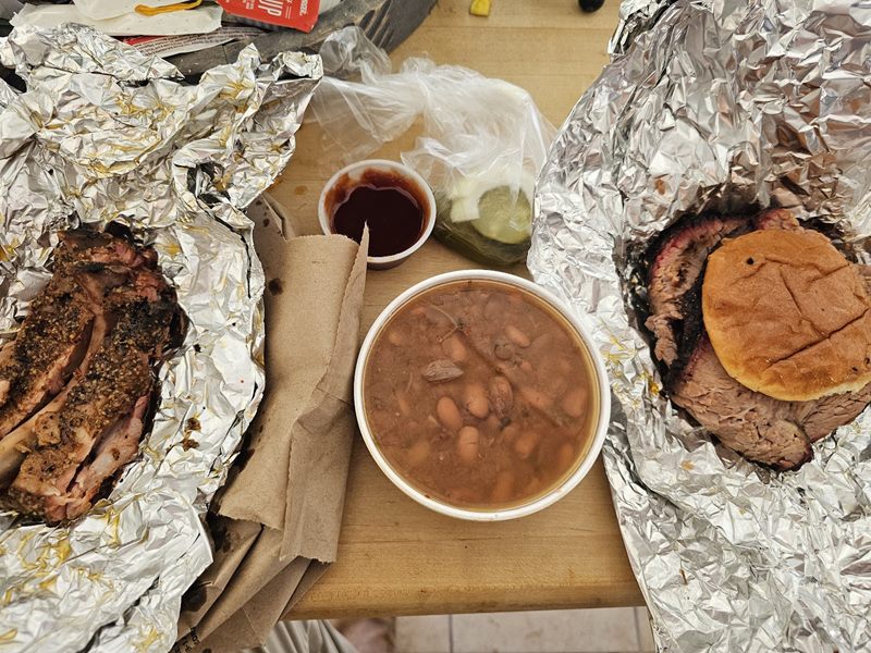 Linke's BBQ food